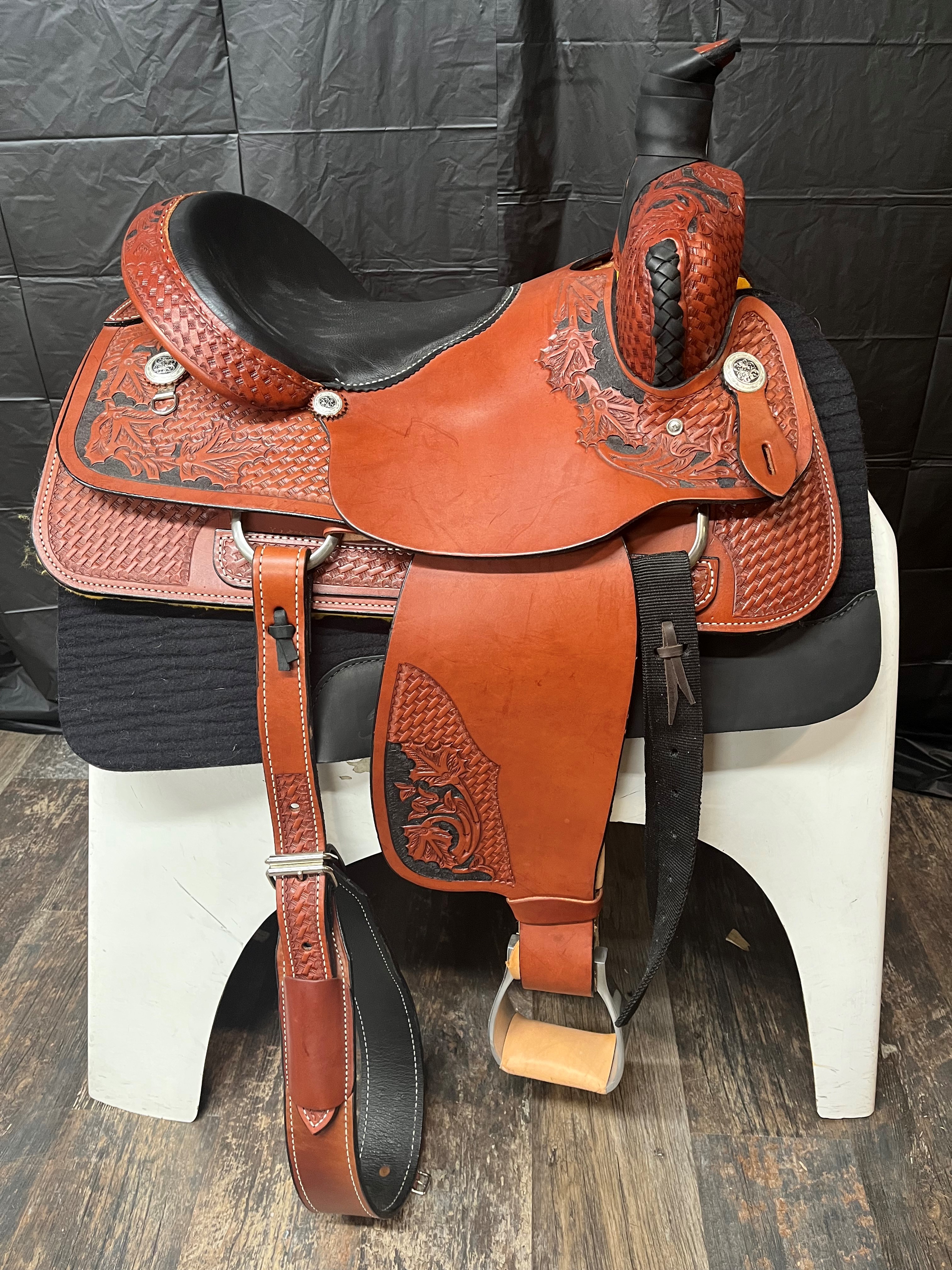 16" Roping Saddle with Maple Leaf Tooling and Black Inlay by Dakota Saddlery