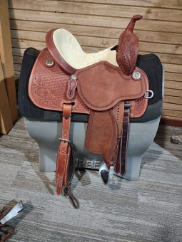 13.5 Stingray with Sand Suede Seat by Martin Saddlery 